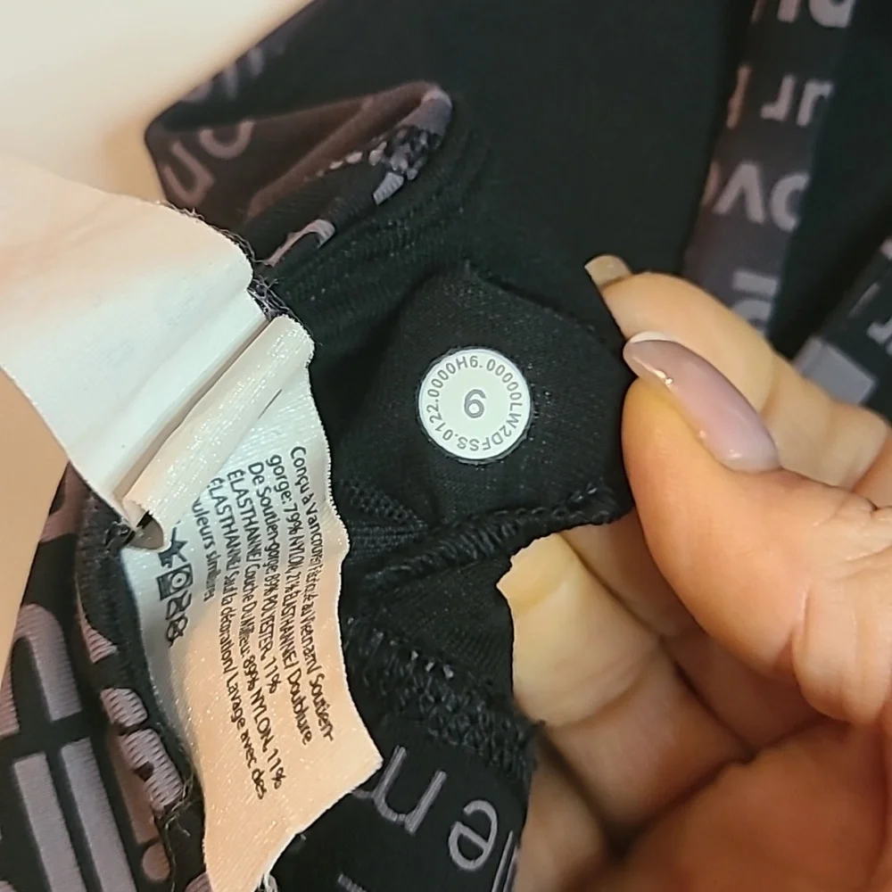 #115 LULULEMON Sports Bra size 6 T1254